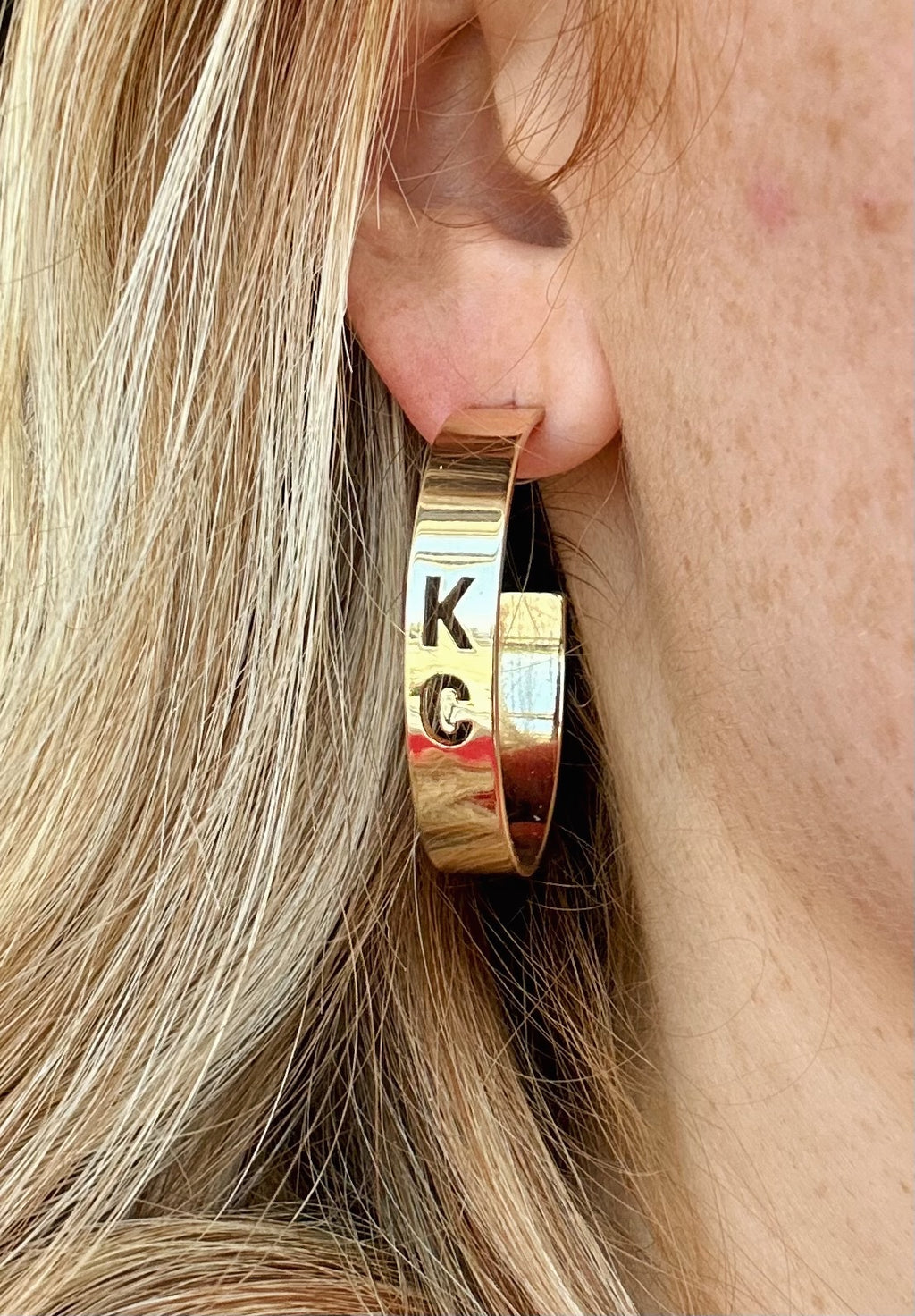 Gold Medium KC Cutout Hoops