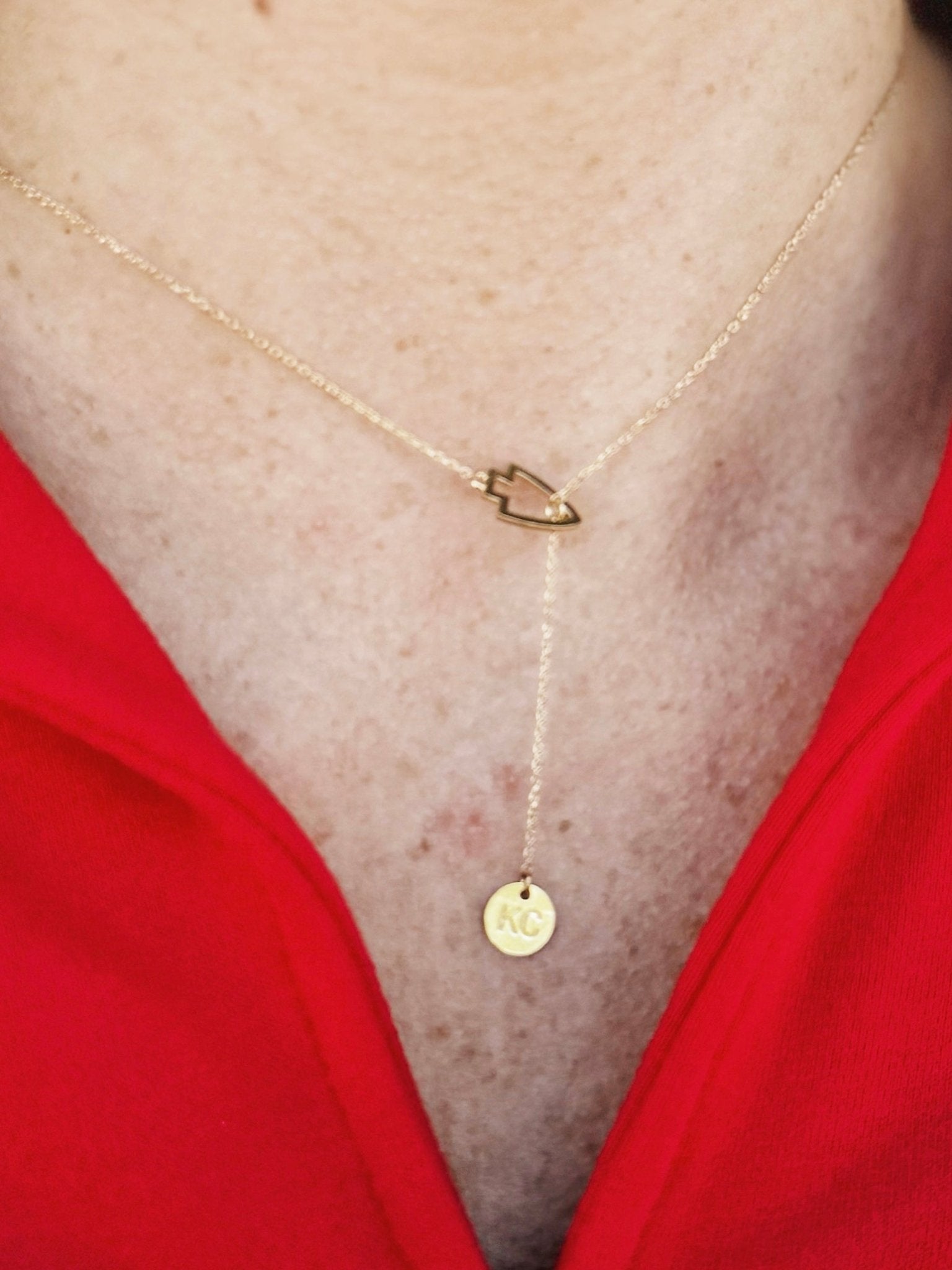 KC Arrowhead Lariat Necklace in Gold - Amelia's Boutique