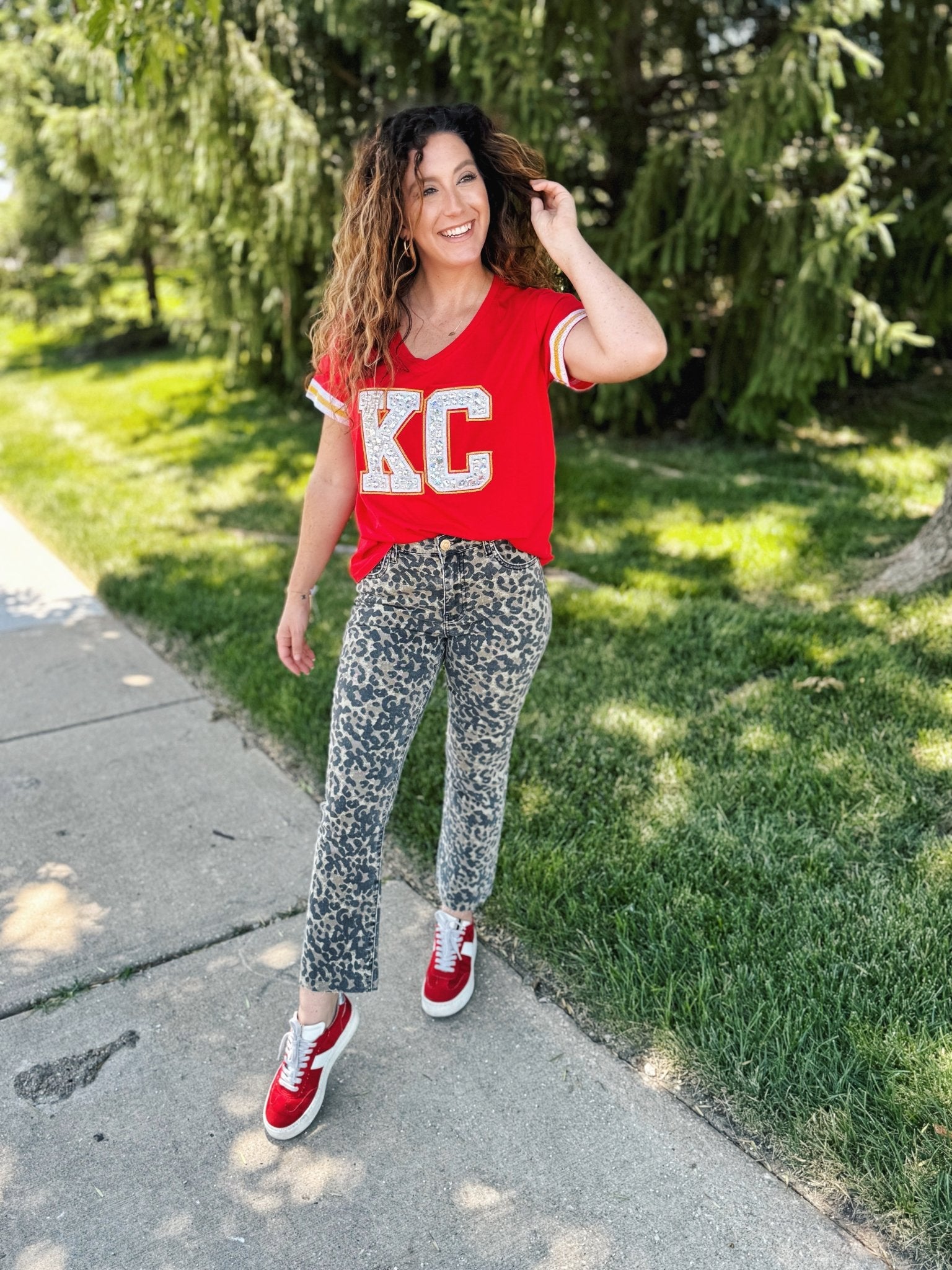 GEM KC V Neck Tee - Queen of Sparkles x Amelia's Collab - Amelia's Boutique