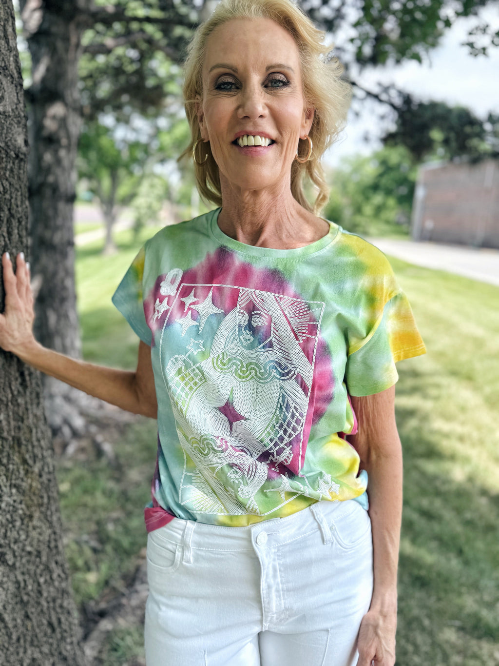 Queen of Sparkles Tie Dye Queen Face Card Tee