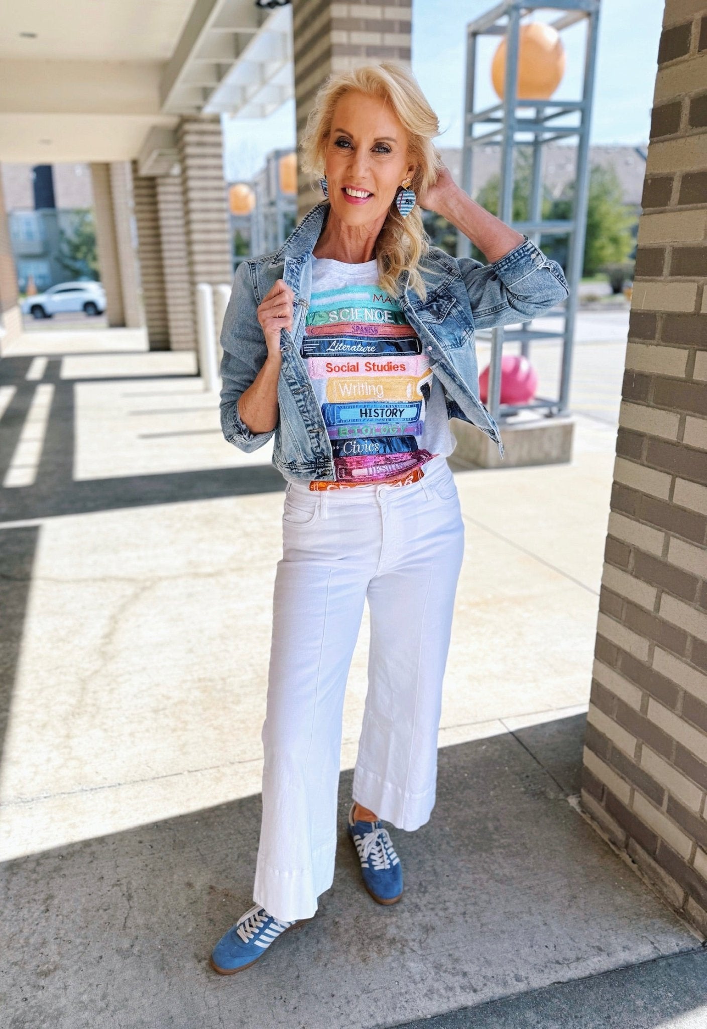 Queen of Sparkles Back To School Books Teacher Tee - Amelia's Boutique
