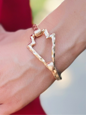 Hammered Arrowhead Bracelet in Gold
